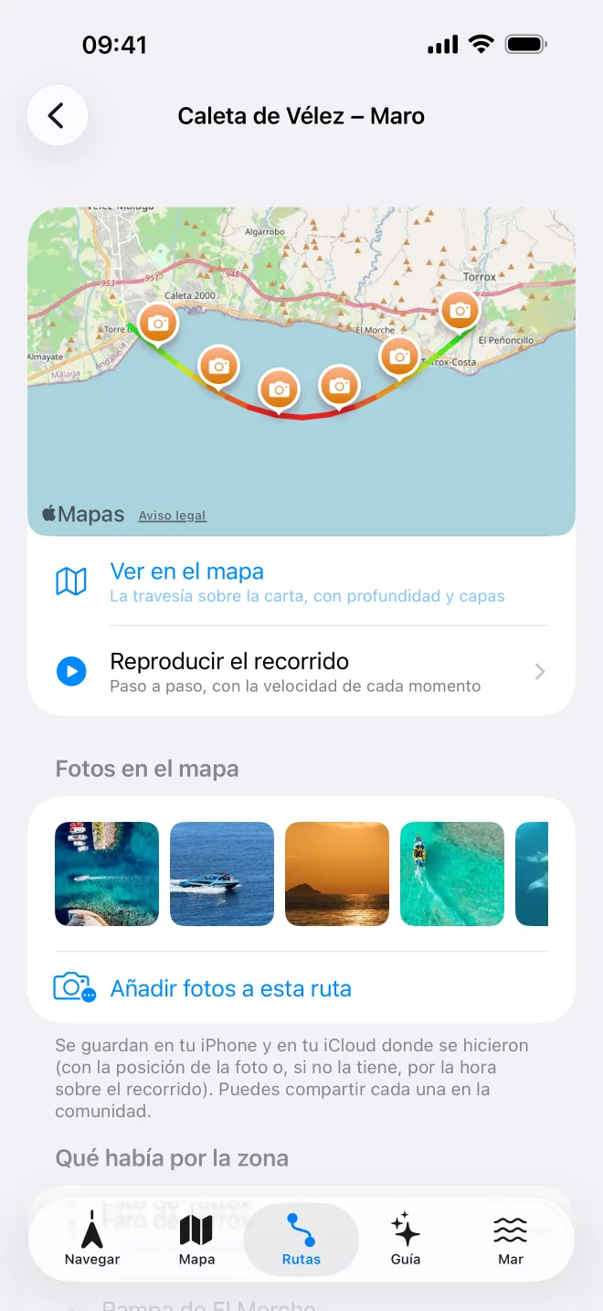 La ficha de una travesía de Caleta de Vélez a Maro en Embarca: el recorrido en el mapa, el botón de reproducirlo paso a paso y las fotos situadas sobre la ruta.